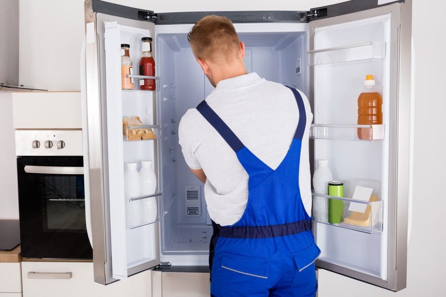 علت برق داشتن بدنه ی یخچال چیست؟