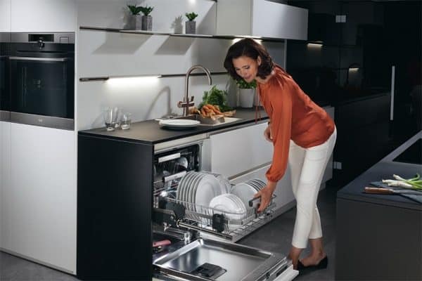 رایج ترین دلایل خاموش شدن ماشین ظرفشویی در حین کار