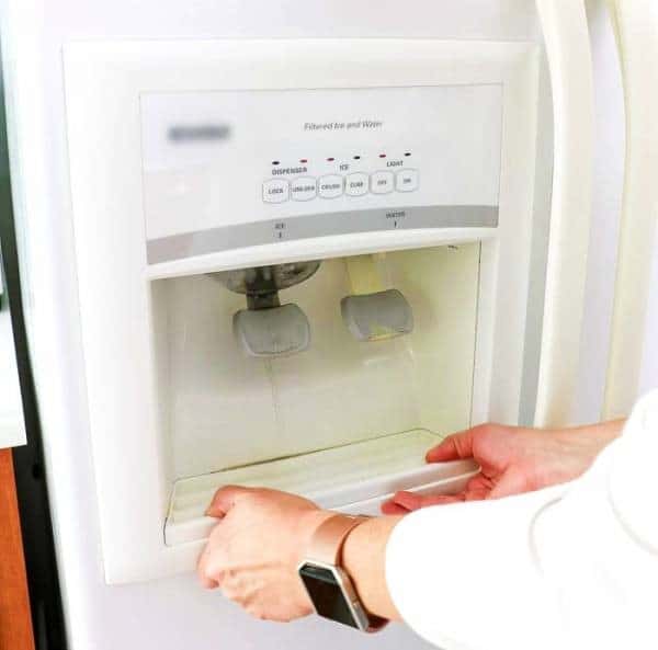 علت بوی بد آبسردکن یخچال چیست ؟ 